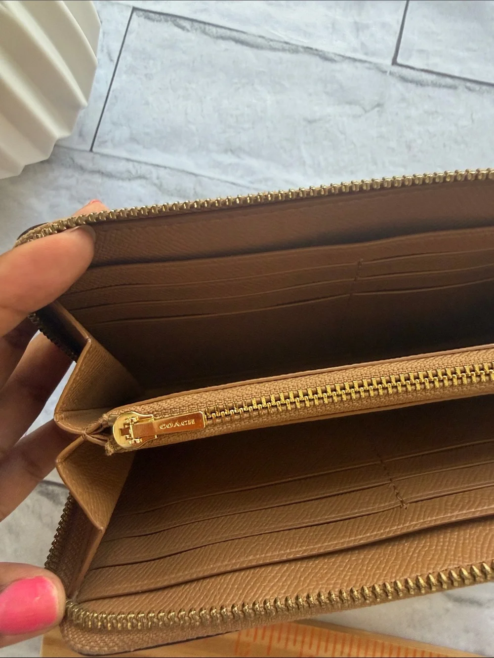 COACH pebble leather accordion zip wallet - Picture 10 of 11